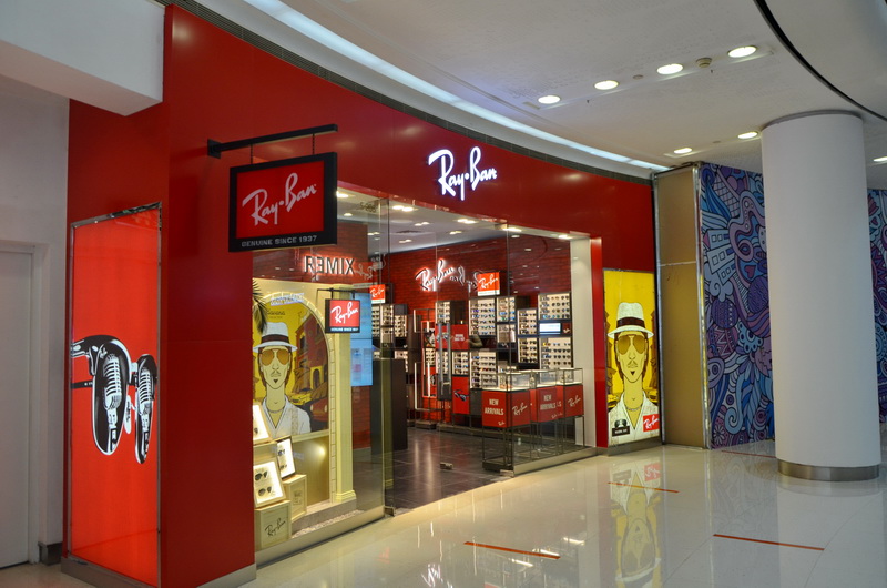 Ray?Ban 宏伊国际广场店——彩乐园 CIS 商用安装系统的经典应用