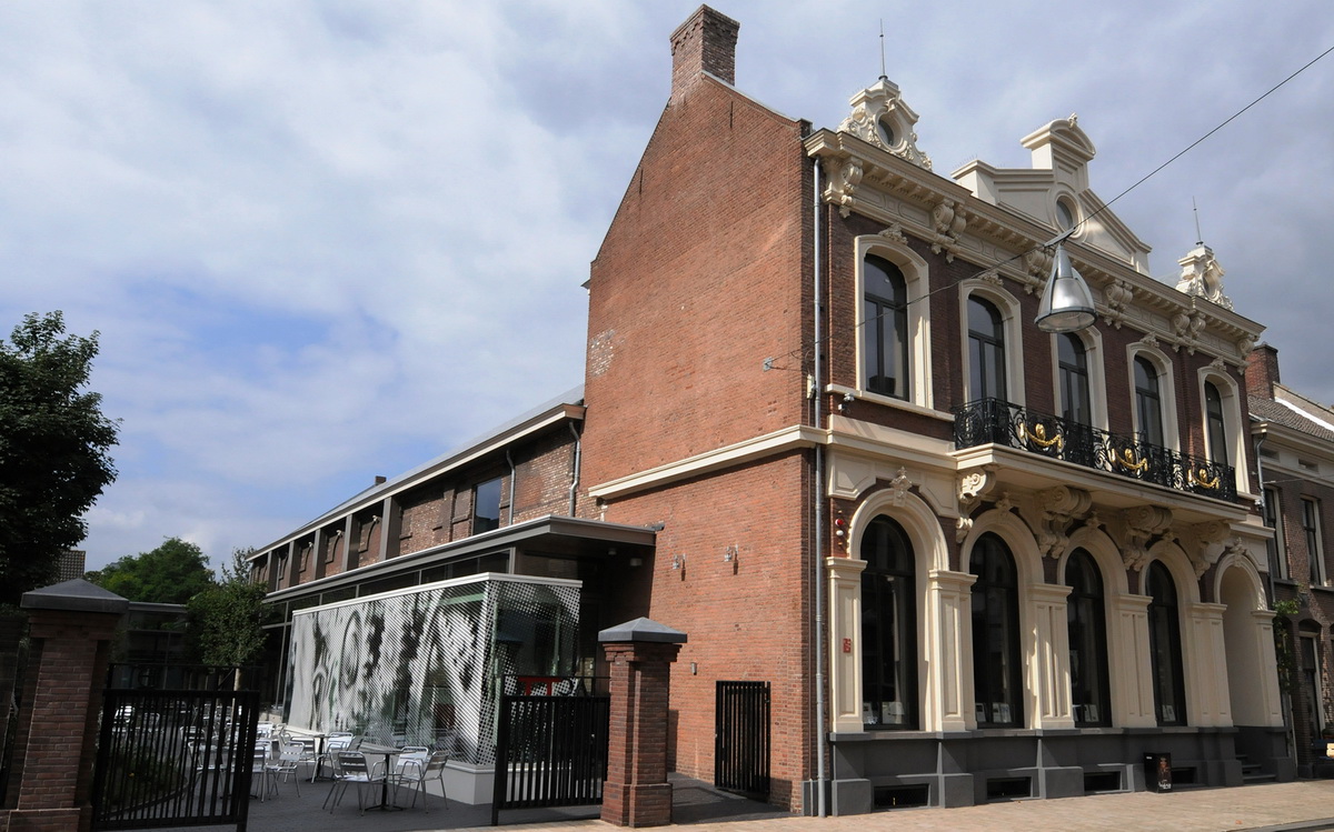 Cinecitta 电影院——600万欧元翻新工程中的彩乐园 CIS 产品