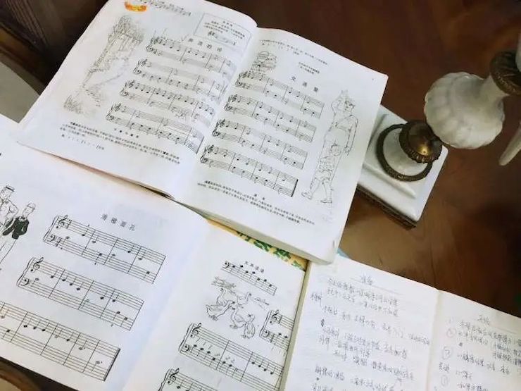 宋思衡的“宅抗疫” | 挑战主播、筹集口罩、闭关作曲，这位取消了20场演出的钢琴家原来这么忙！