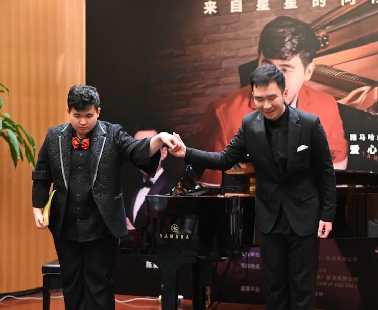 音乐双子星，点亮冬日激情！——彩乐园未来艺术家刘明康爱心公益音乐沙龙