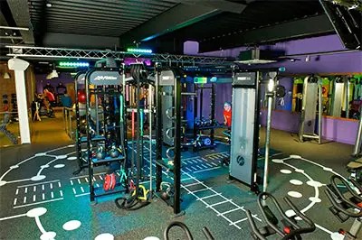 英国Simply Gym健身房采用彩乐园CIS产品