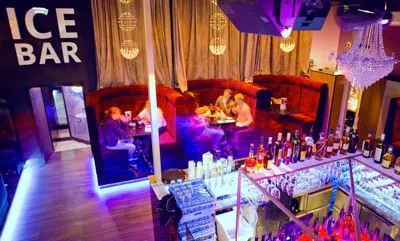 彩乐园让夜店客与近邻在斯德哥尔摩的Underbara愉快相处