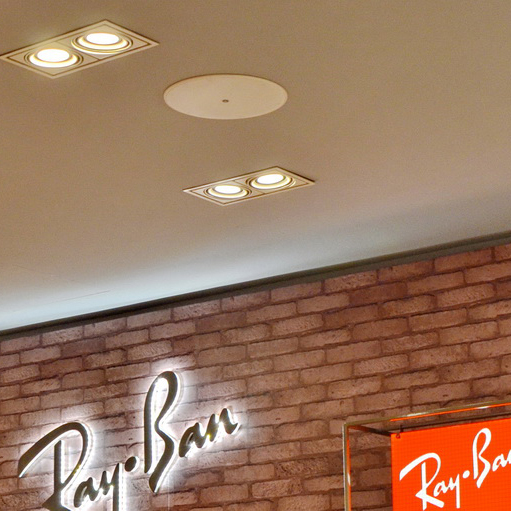 Ray?Ban 宏伊国际广场店——彩乐园 CIS 商用安装系统的经典应用