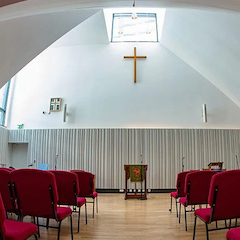 Crossway基督教中心用彩乐园将人们聚集在一起