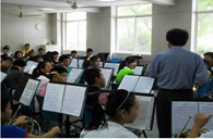 上海新华初?中学彩乐园示范乐团大师班活动报道 